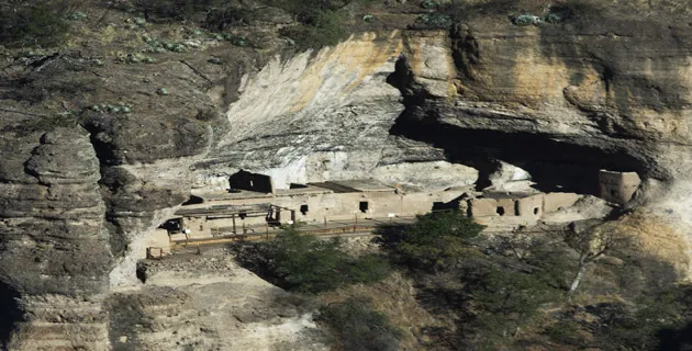 Nota sobre Zona Arqueológica de Las Cuarenta Casas, Chihuahua