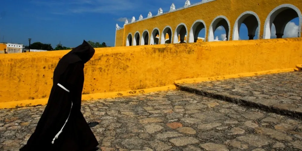 Nota sobre Izamal, la ciudad del rocío del cielo