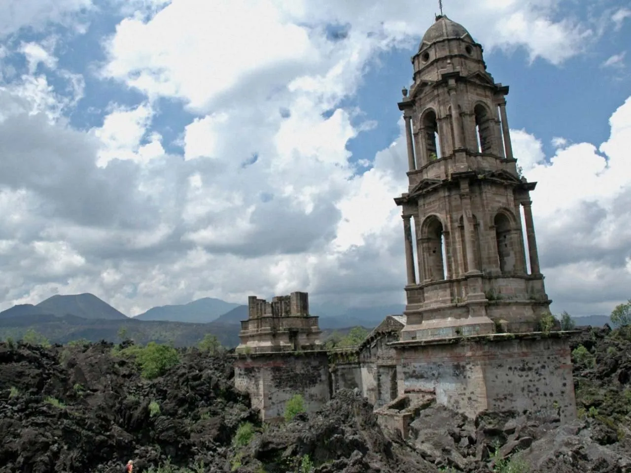 Nota sobre Hace 72 años nació el Paricutín