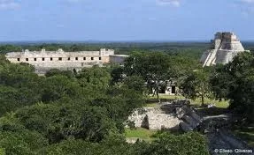 Nota sobre Las ruinas de Uxmal en la selva