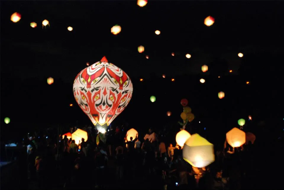 Nota sobre Ilumina el cielo en el Festival de Globos de Cantolla