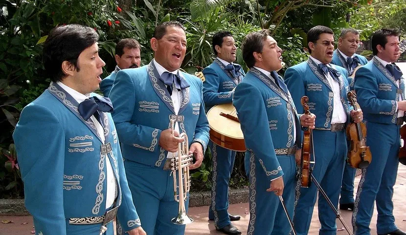 Nota sobre Vestimenta de los charros o mariachis: Costumbres mexicanas