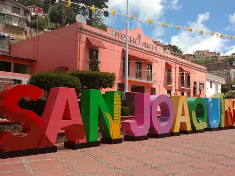 Nota sobre Esto es San Joaquín, Querétaro