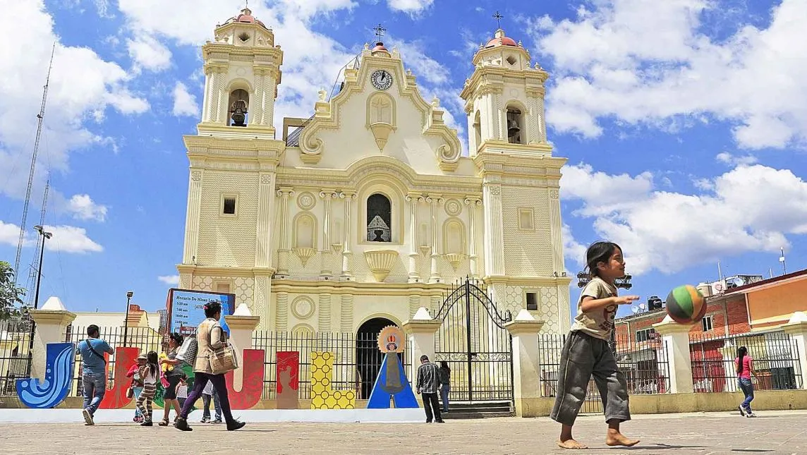 Nota sobre El templo de Nuestra Señora de Juquila, un santuario muy visitado