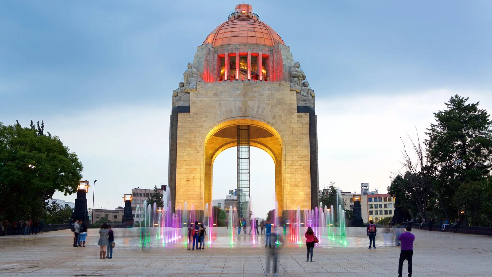 Nota sobre El Monumento a la Revolución para el fin de semana