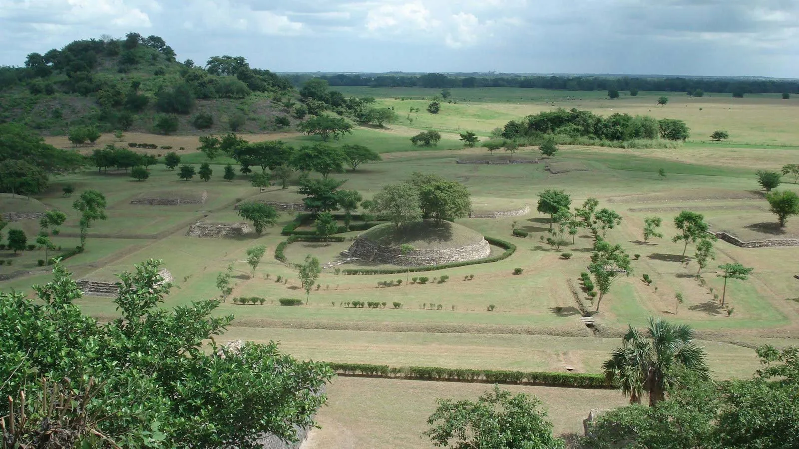 Nota sobre Sitio arqueológico de Tamtoc, San Luis Potosí