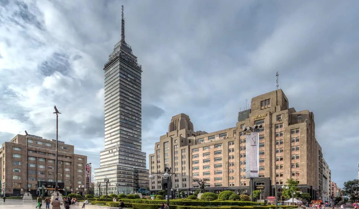 Nota sobre La Torre Latinoamericana