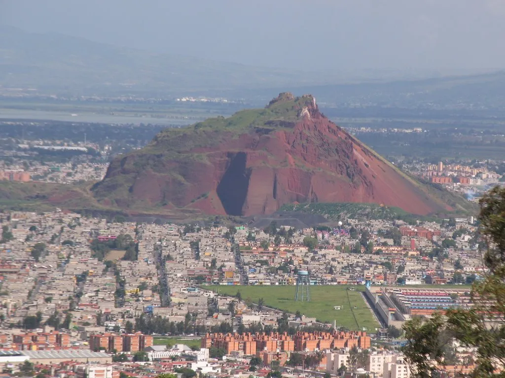 Nota sobre Sitio arqueológico del Cerro de la Estrella en la Ciudad de México