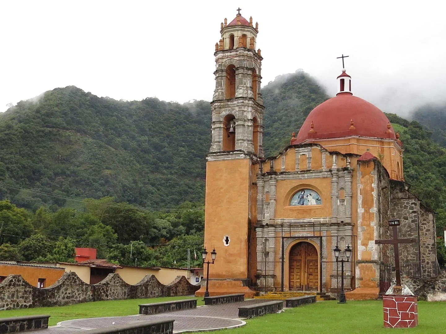 Nota sobre Cuevas prehistóricas de Yagul y Mitla