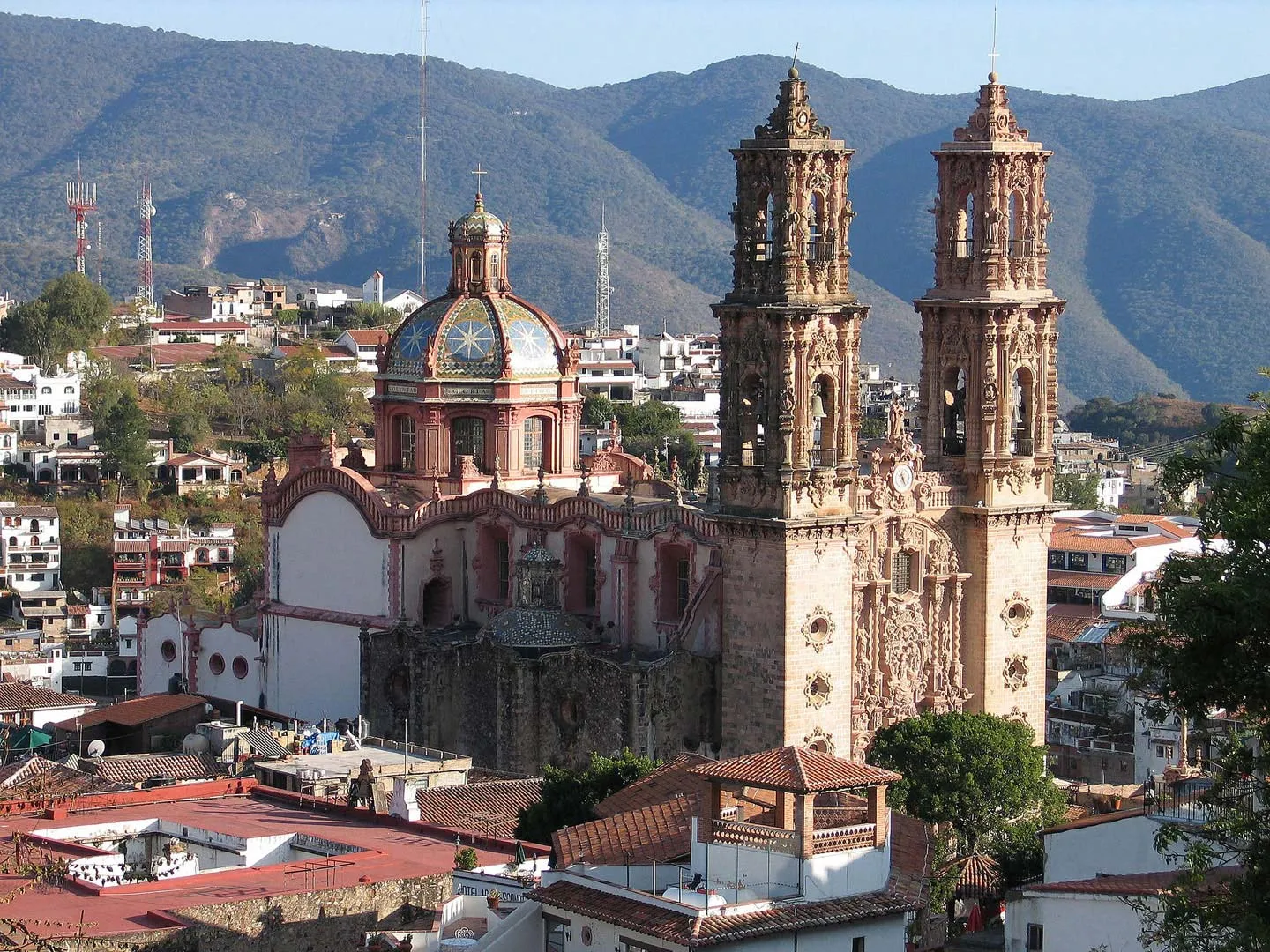 Nota sobre Las coloridas haciendas mexicanas, arte y tradición