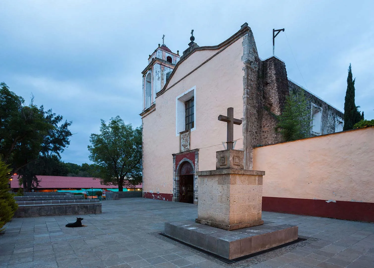 Nota sobre Paseo Santa Lucía, Nuevo León, moderno paseo familiar