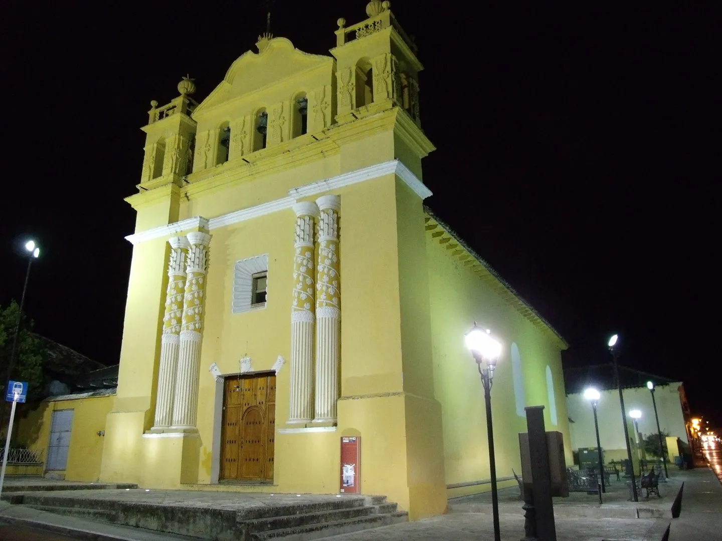 Nota sobre Cholula: agua que cae en el lugar de huída