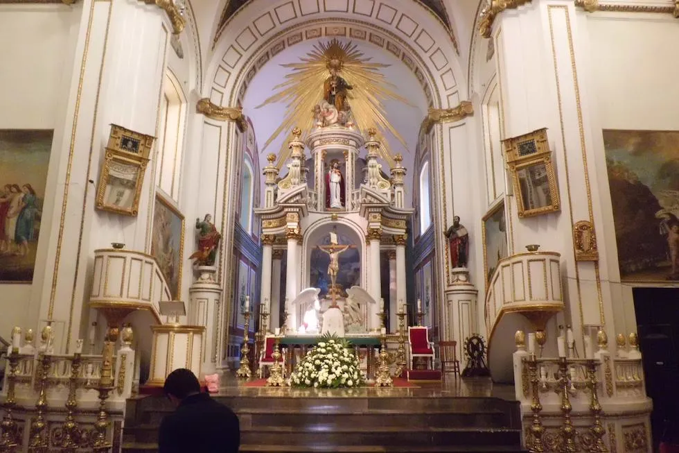 Nota sobre Admira la hermosa arquitectura de la Iglesia de San Pedro Apóstol en Tepotzotlán