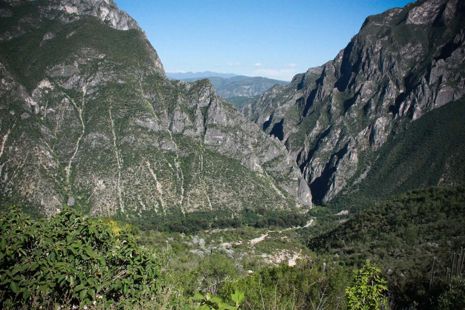 Nota sobre Las maravillas geológicas de las grutas de Tolantongo, Hidalgo