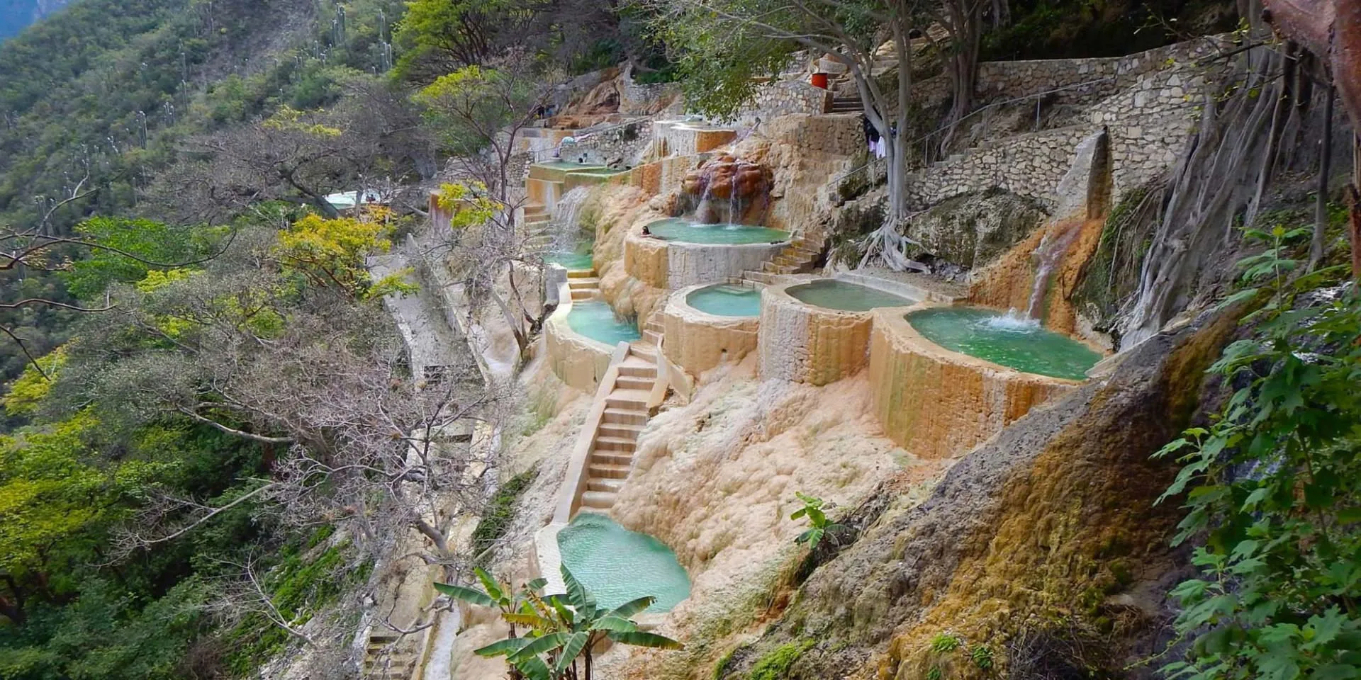 Nota sobre Disfruta de un romántico fin de semana en las Grutas de Tolantongo, Hidalgo