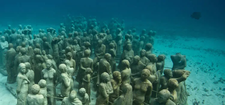 Nota sobre Viajando por el mundo marino en el Museo Submarino de Cancún