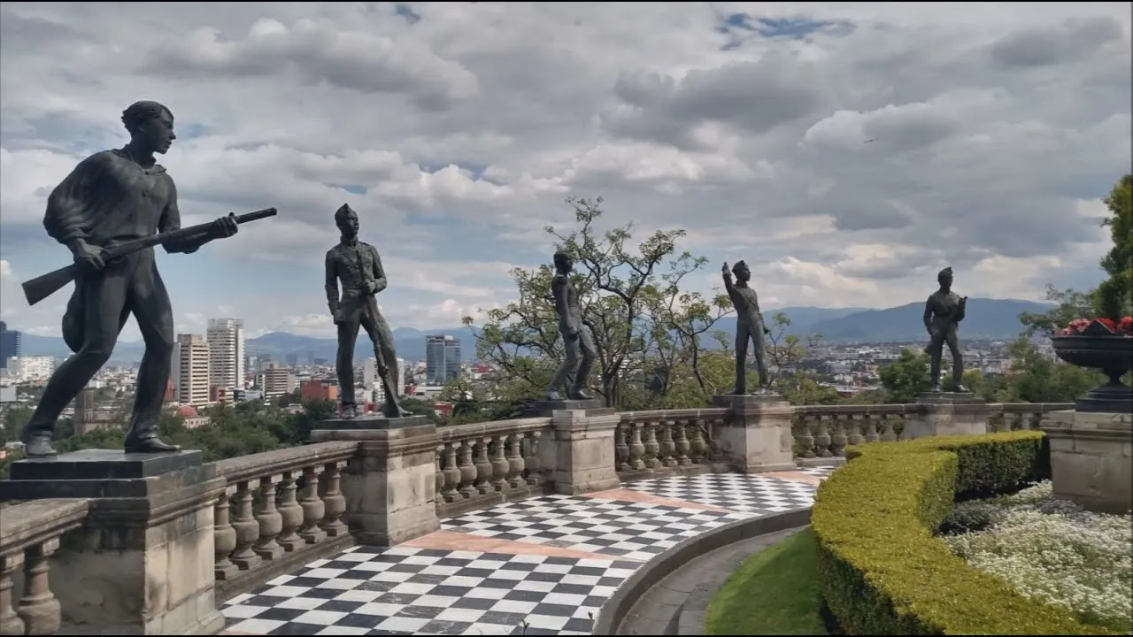 Nota sobre Disfruta desde las alturas el Monumento a la Revolución