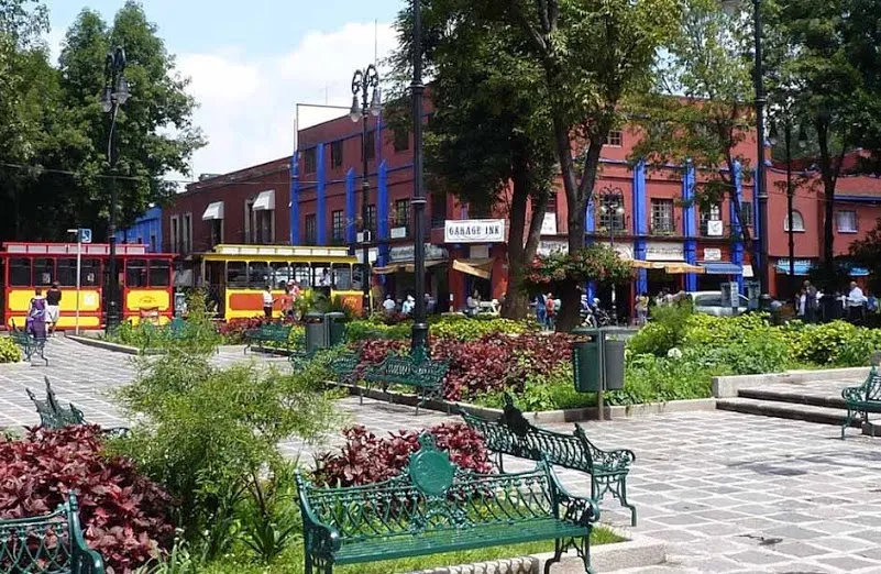 Nota sobre Paseando por el Jardín Hidalgo de Coyoacán