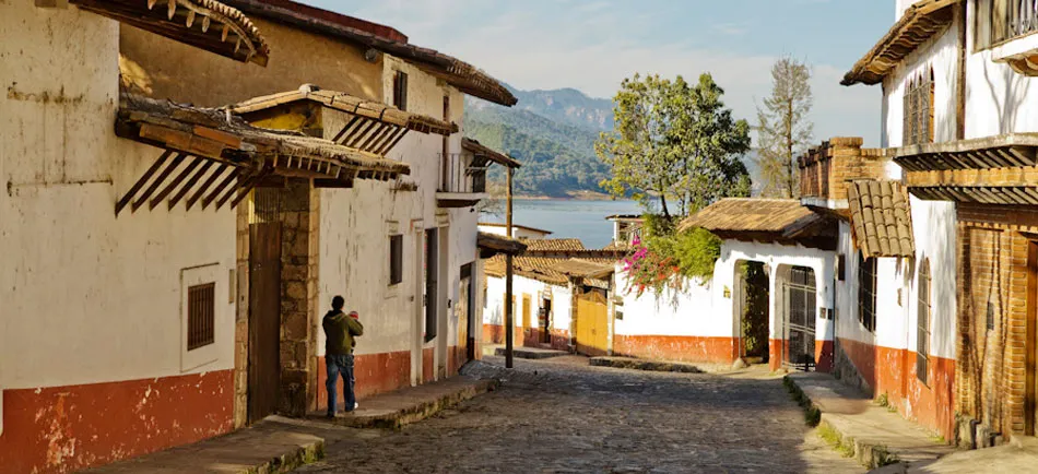 Nota sobre Año Nuevo en Valle de Bravo, Pueblo Mágico del Estado de México