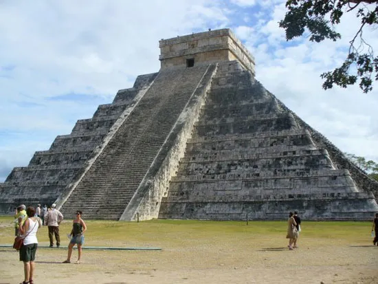 Nota sobre Chichén Itzá La Ciudad de los Itzáe