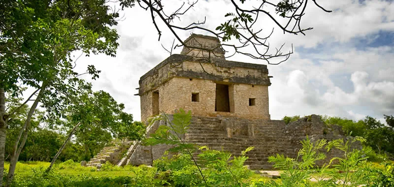 Nota sobre Equinoccio de Primavera en Dzibilchaltún, Yucatán