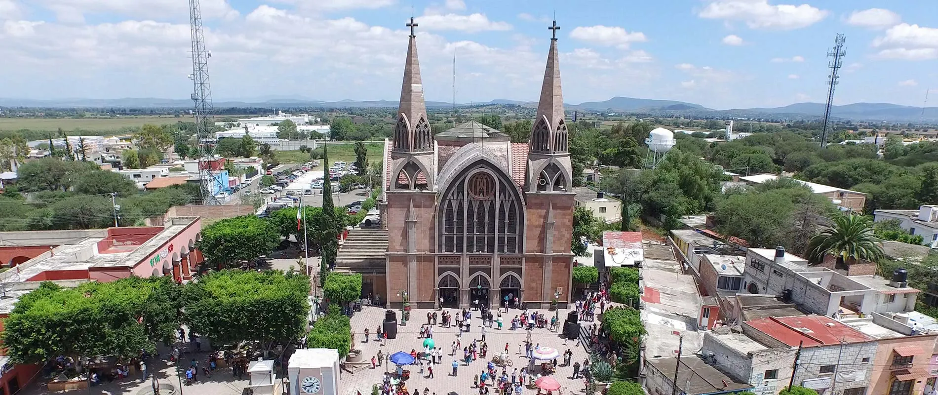 Nota sobre Xochimilco, referente turístico colorido en la Ciudad de México