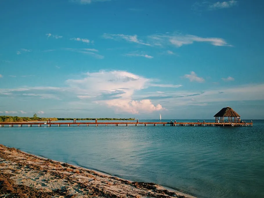 Nota sobre Cancún, primer destino en el continente americano con sello para turismo seguro