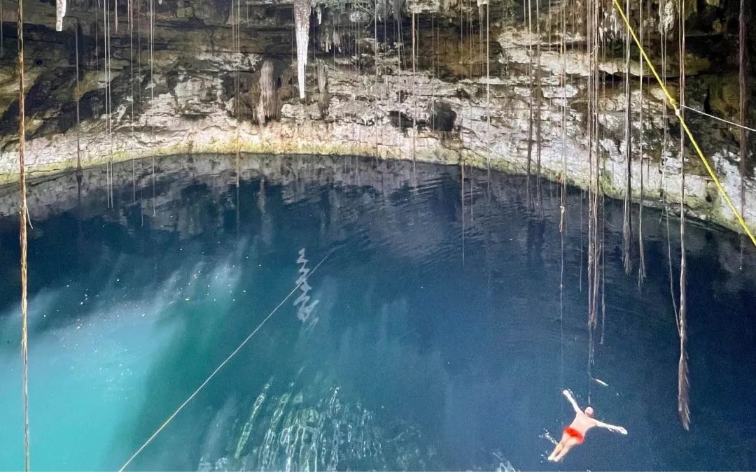 Nota sobre  Paseo turístico por los cenotes de Yucatán 