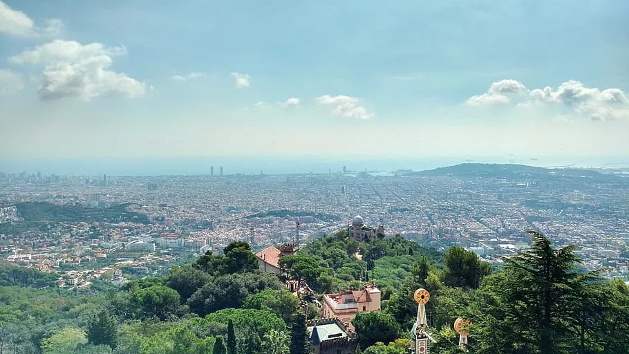 Nota sobre La Catedral de Barcelona: un fascinante vistazo a la arquitectura gótica y el patrimonio religioso